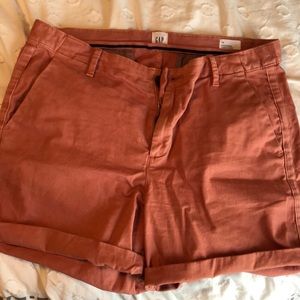 Gap girlfriend chino shorts